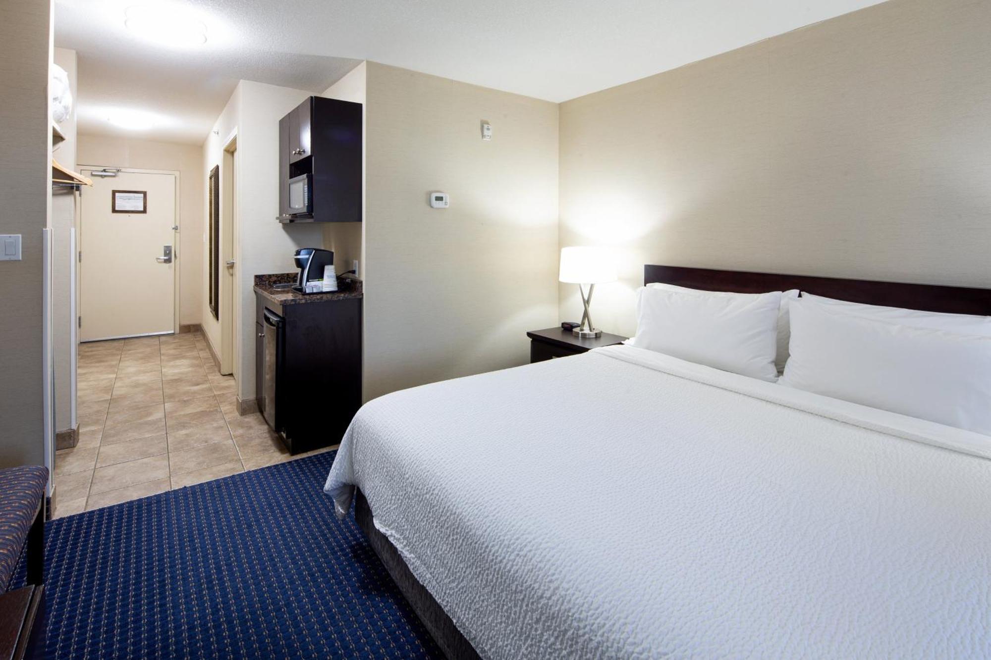 Holiday Inn Express Hotel & Suites Edson By Ihg Eksteriør billede