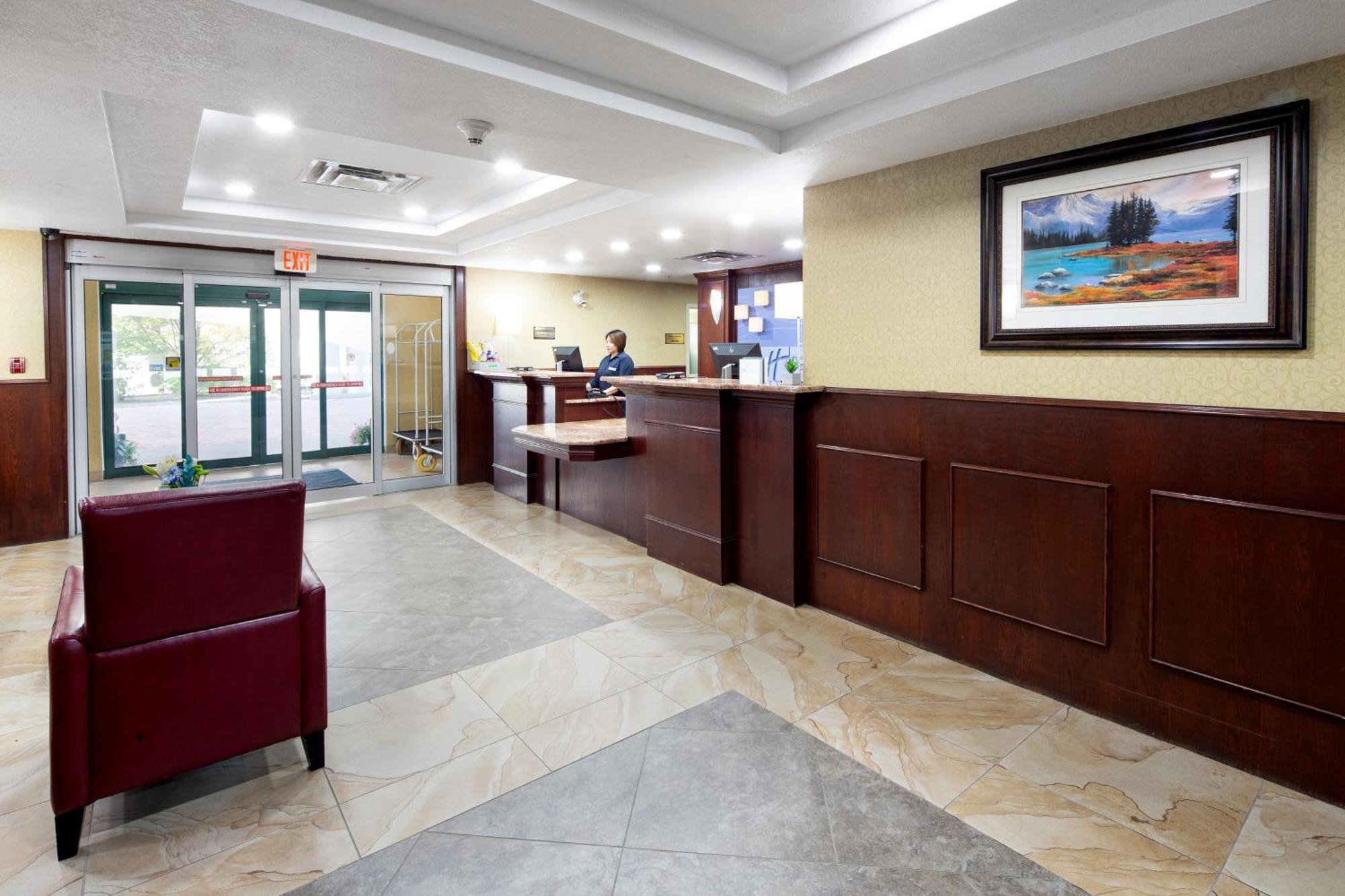 Holiday Inn Express Hotel & Suites Edson By Ihg Eksteriør billede