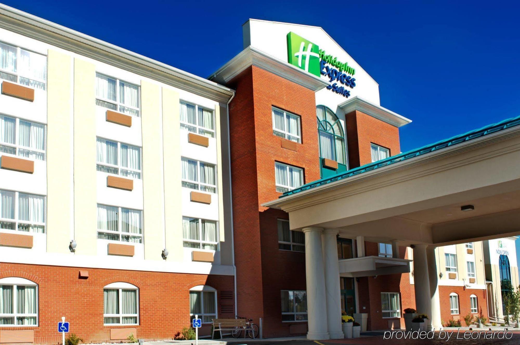 Holiday Inn Express Hotel & Suites Edson By Ihg Eksteriør billede
