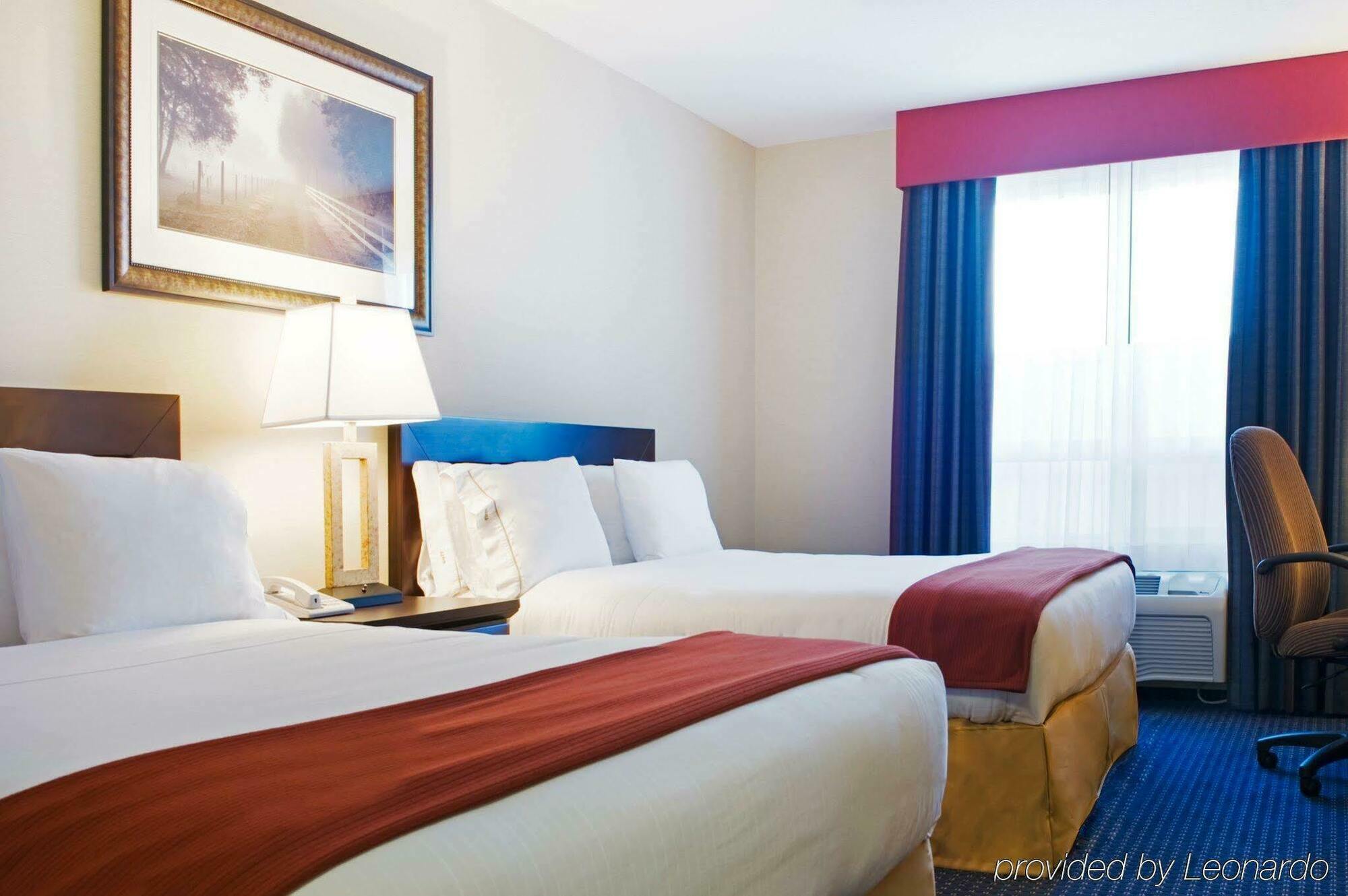 Holiday Inn Express Hotel & Suites Edson By Ihg Eksteriør billede