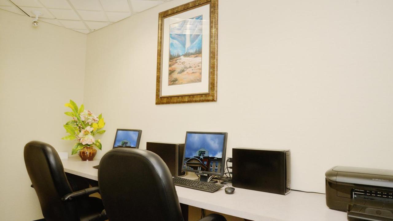 Holiday Inn Express Hotel & Suites Edson By Ihg Eksteriør billede