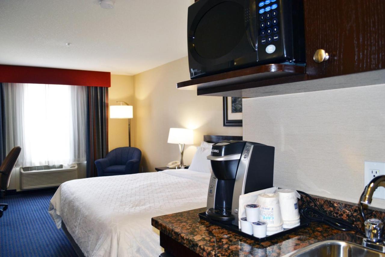 Holiday Inn Express Hotel & Suites Edson By Ihg Eksteriør billede