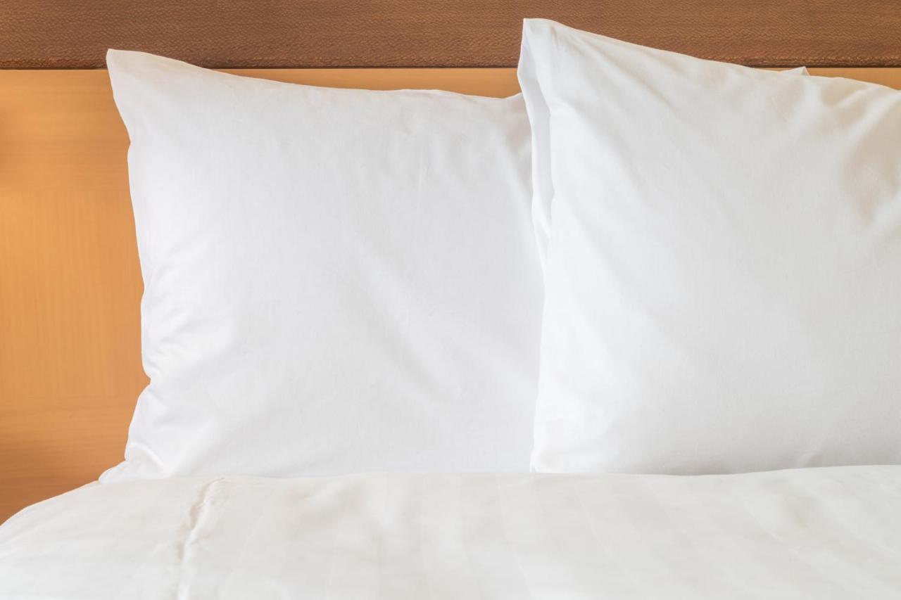 Holiday Inn Express Hotel & Suites Edson By Ihg Eksteriør billede